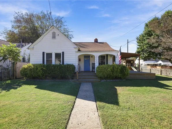 3723 Craven Cir, Norfolk, VA 23513