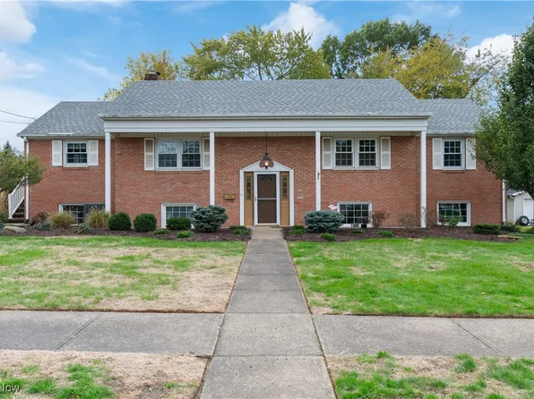 634 Edgewood St SE, North Canton, OH 44720