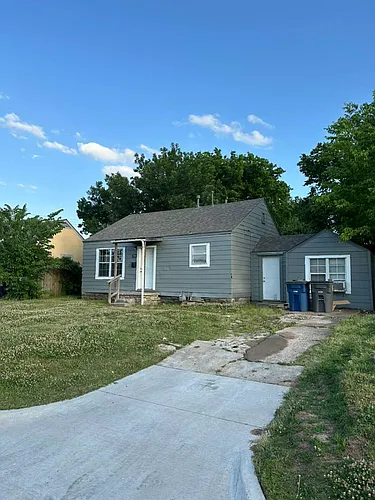 344 E Woodrow Pl Photo 1