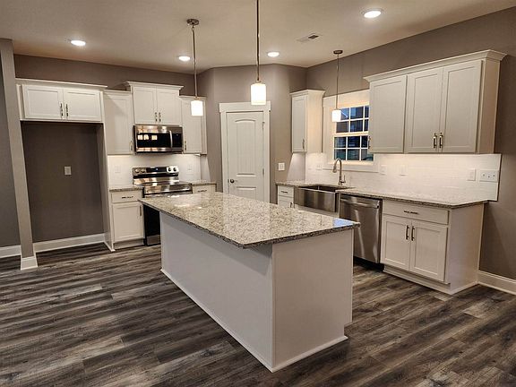 4th image of 46 Woodberry