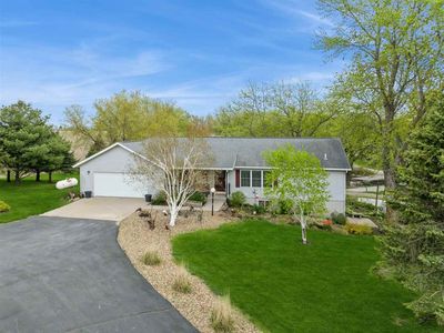 3334 Black Hawk Ave NW, Oxford, IA, 52322