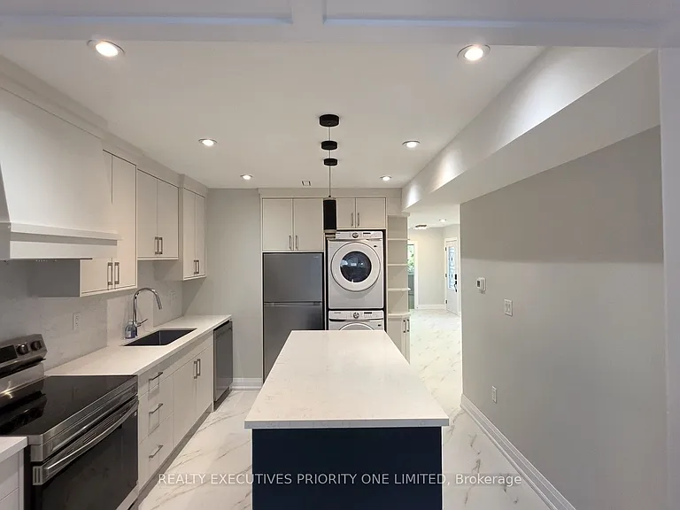 10 Lascelles Blvd #MAIN — Photo 22