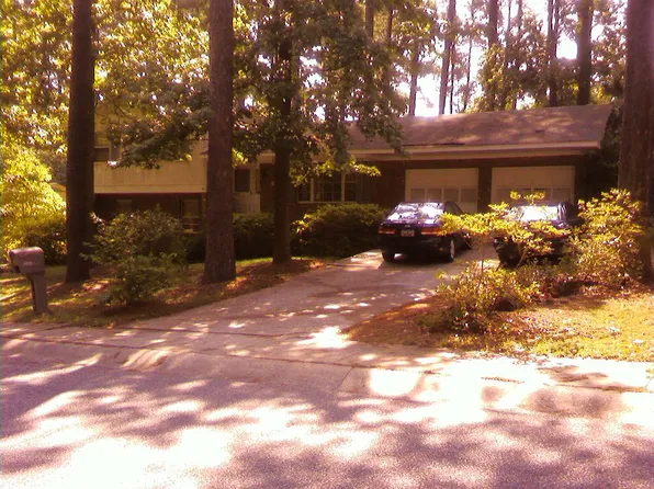 1860 Woodsboro Dr, Columbia, SC 29210