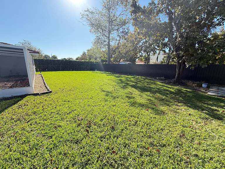 9250 SW 68th St — Photo 31