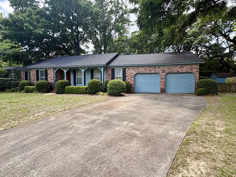 1003 Chambers Ln — Photo 3