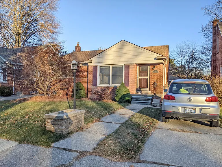 9646 Arcola St — Photo 1