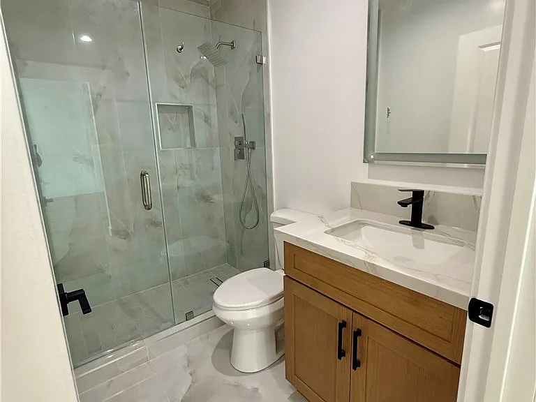 20407 Strathern St #20409 — Photo 4