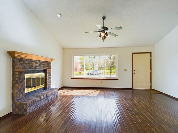 5th image of 5834 Walden St