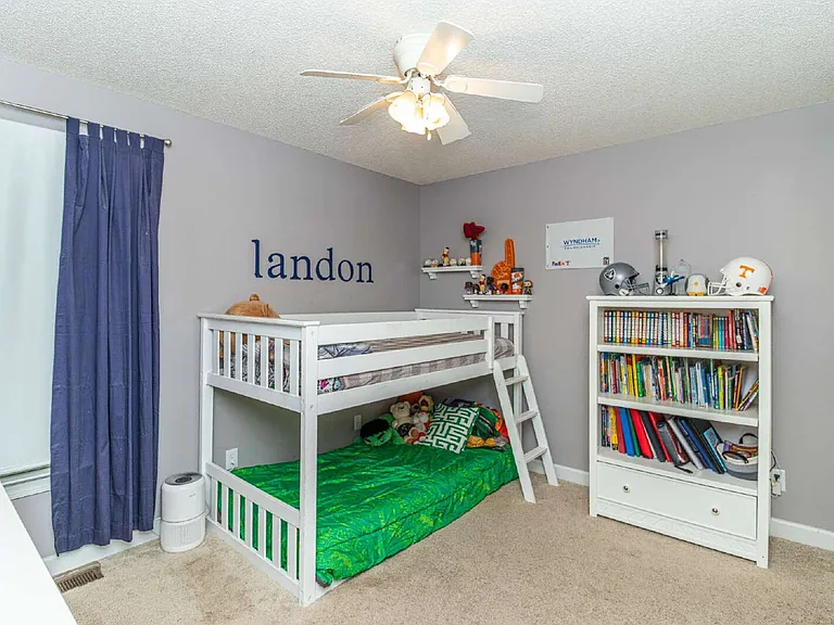 200 Ashworth Dr — Photo 15