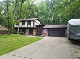 21306 Forest Glen Dr, South Bend, IN 46628