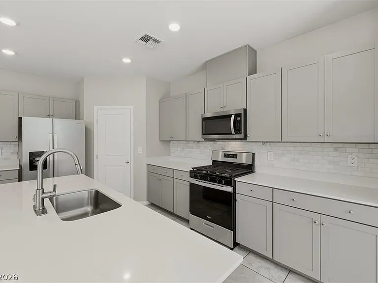 4061 Campeche Ave — Photo 5