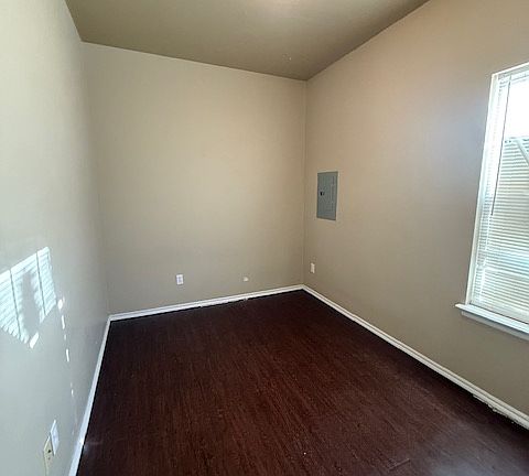 3rd image of 205 S Leach Ave Unit 2