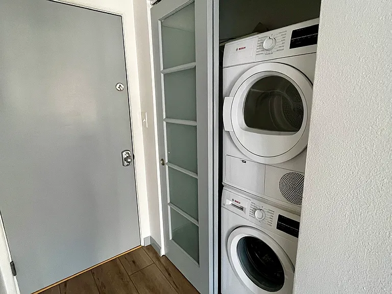 1032 N Clarkson St #303 — Photo 14