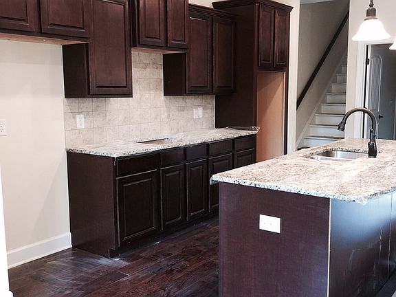4th image of 1936 Palmetto Dr