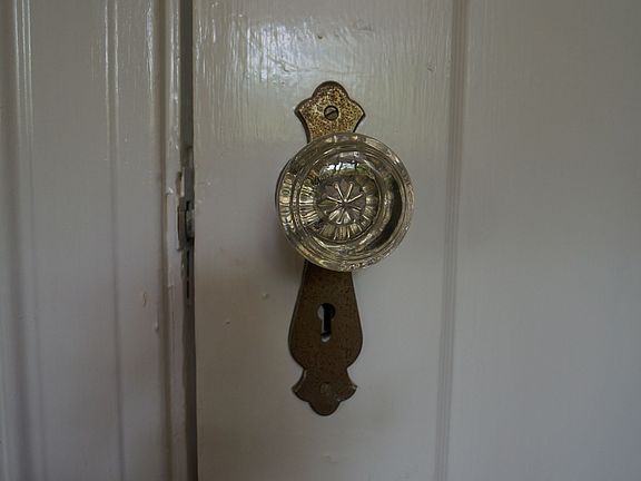 original doors and doorknobs