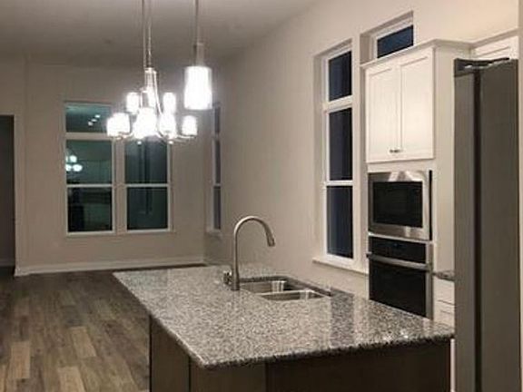 4th image of 422 Vista Lake Cir