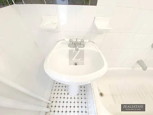 Rented by ZealEstate Group Inc | media 74