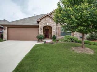 809 Hawk Valley Dr, Little Elm, TX 75068