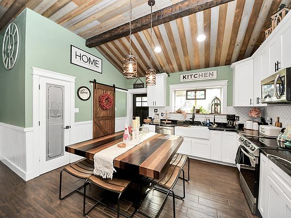 3rd image of 20202 River Ridge Dr