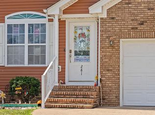281 Eagle Cove Dr, Hopkinsville, KY 42240