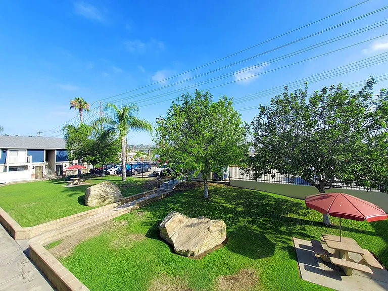 Palm Villas Apartments — Photo 23
