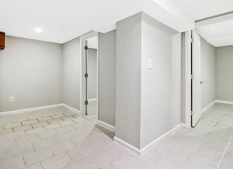 1358 Parkwood Pl NW — Photo 47