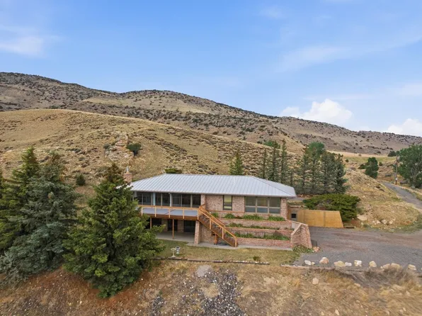277 Southfork Rd, Cody, WY 82414