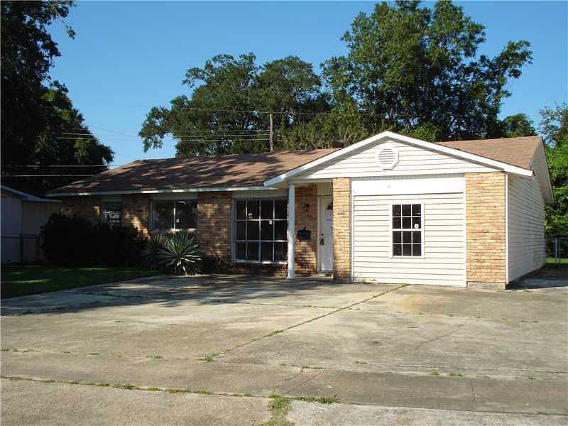 1st image of 124 S Tish Dr