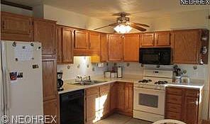 2nd image of 1902 Fairview Ct