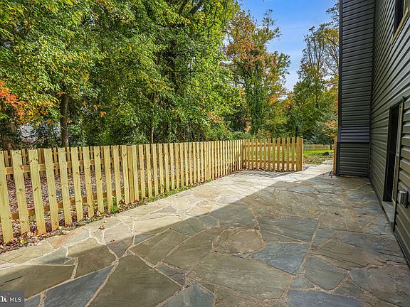 5th image of 12441 Colewood St