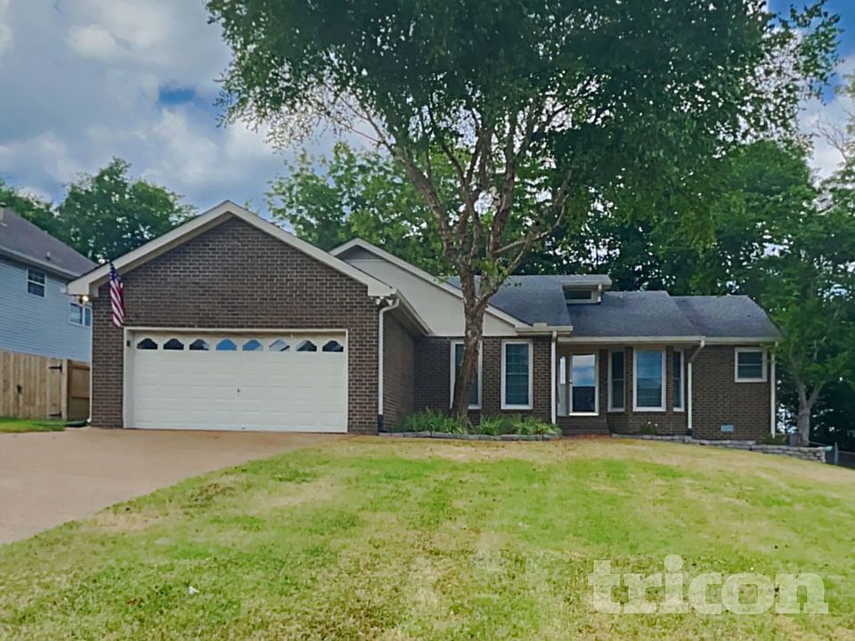 1st image of 210 Rollingwood Ct