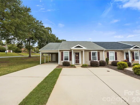 1001 Old Chestnut Way, Cramerton, NC 28032