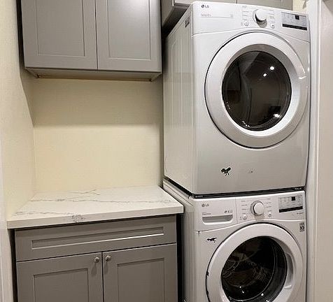 4th image of 428 SE 30th Pl