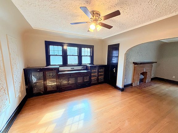 5th image of 3412-3414 N 45th St