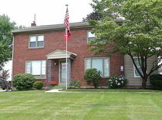 61 Glenbrook Rd, Leola, PA 17540