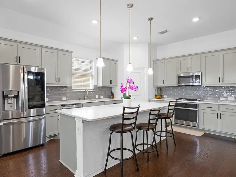 303 Eagle Ford Dr — Photo 6