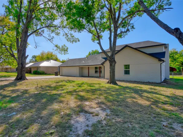 730 41st St SW, Paris, TX 75460