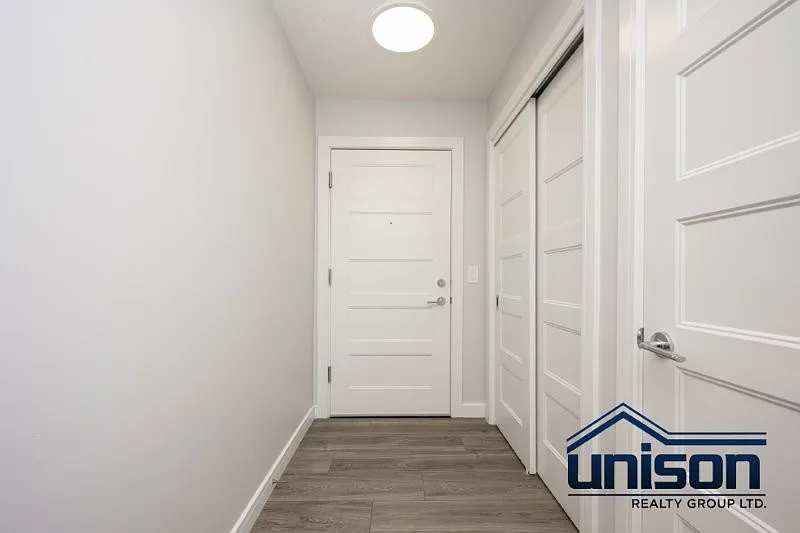 2 bed, 820 sqft, $2,050 — Photo 2