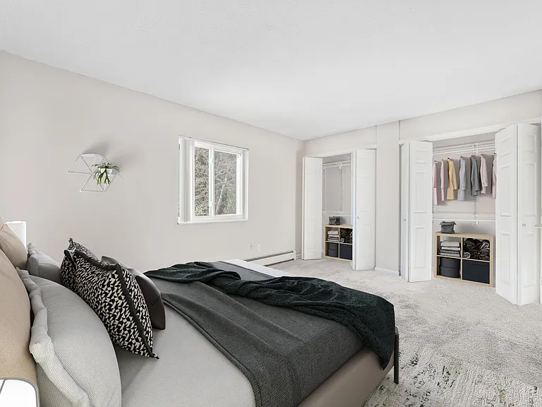 The Hillcrest Apartments — Photo 7
