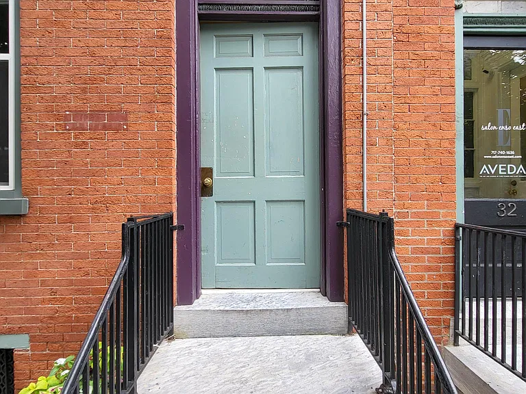 34 E Walnut St #B — Photo 4