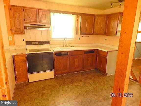 4th image of 130 Creek Dr