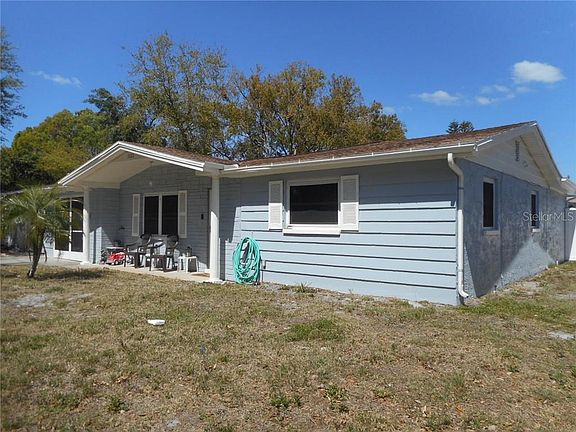 3rd image of 3123 Lloyd Dr