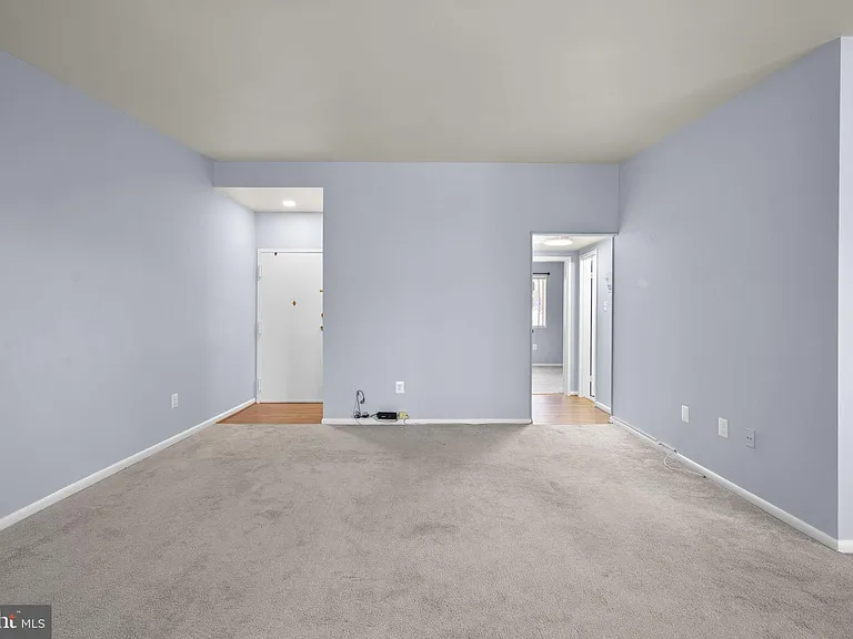 10320 Rockville Pike #401 — Photo 7