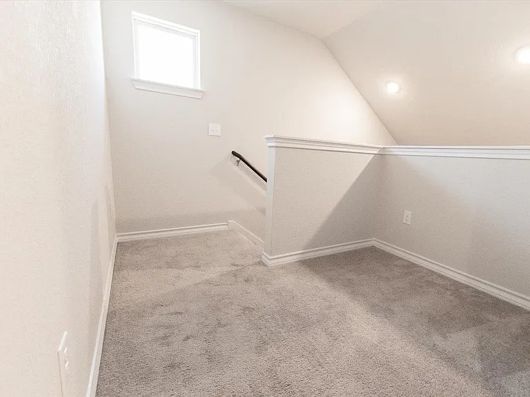7403 Albany Dr — Photo 15