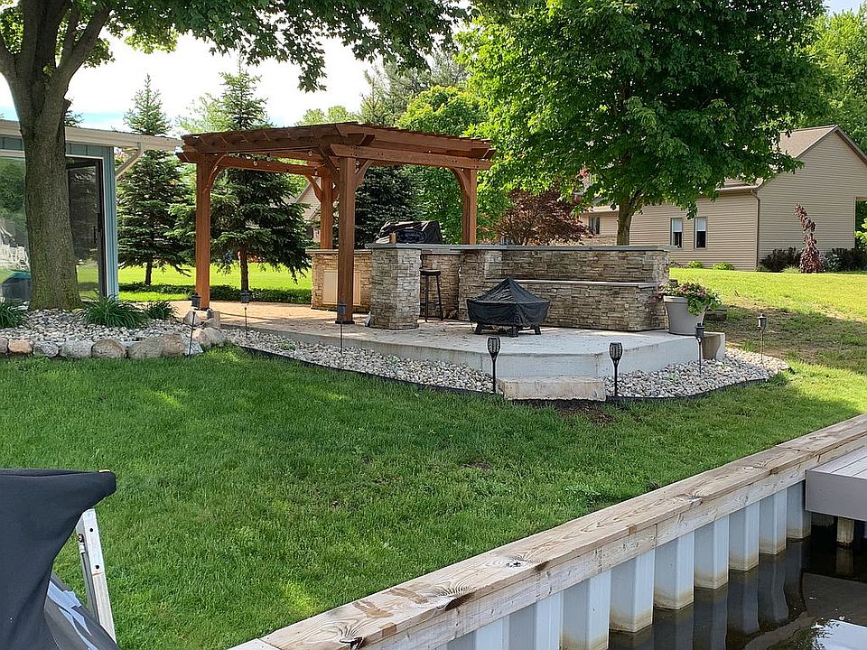 1st image of 12513 Park Dr