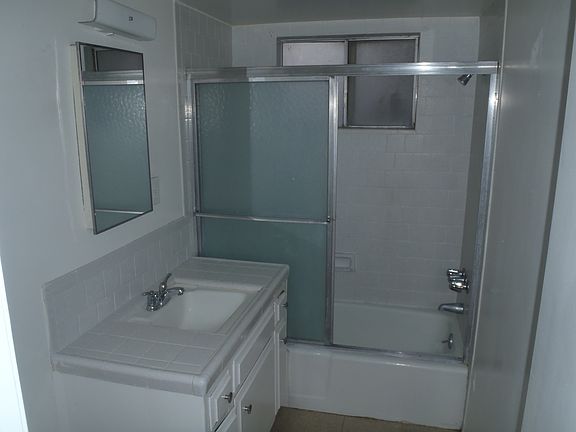 4th image of 520 Commercial Ave #A-b