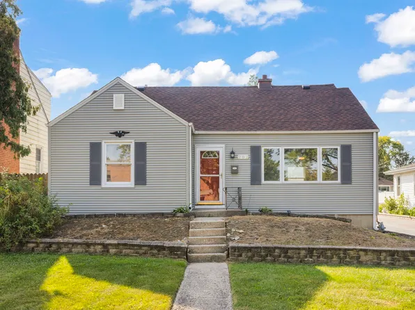 202 S Harvard Ave, Villa Park, IL 60181