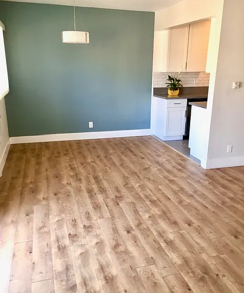 1241 Granville Ave #6 — Photo 3