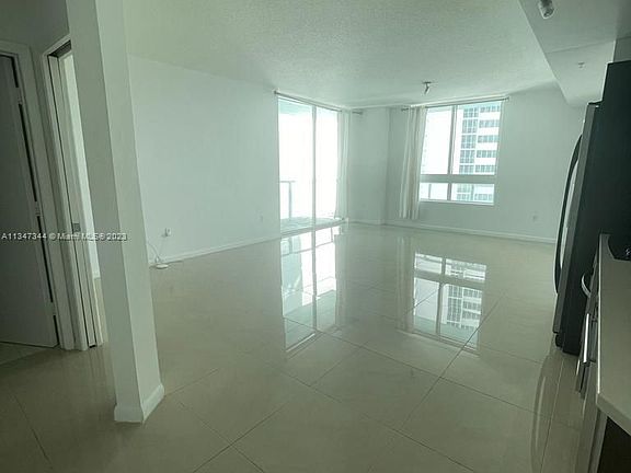 3rd image of 1900 N Bayshore Dr APT 2205