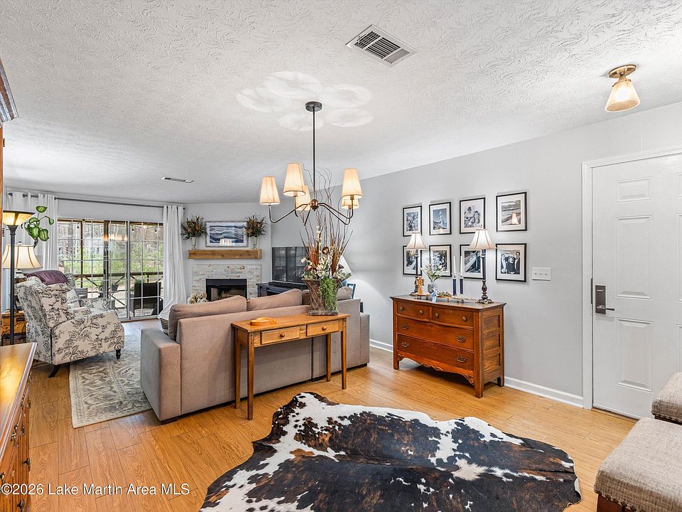 1st image of 741 Lakeview Rdg APT 206